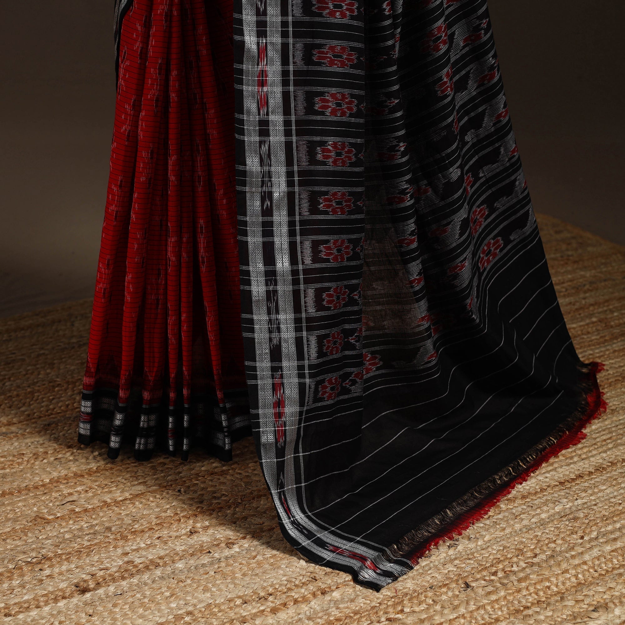Red Ikat Handloom Cotton Sambalpuri Saree red-ikat-handloom-cotton-sambalpuri-saree