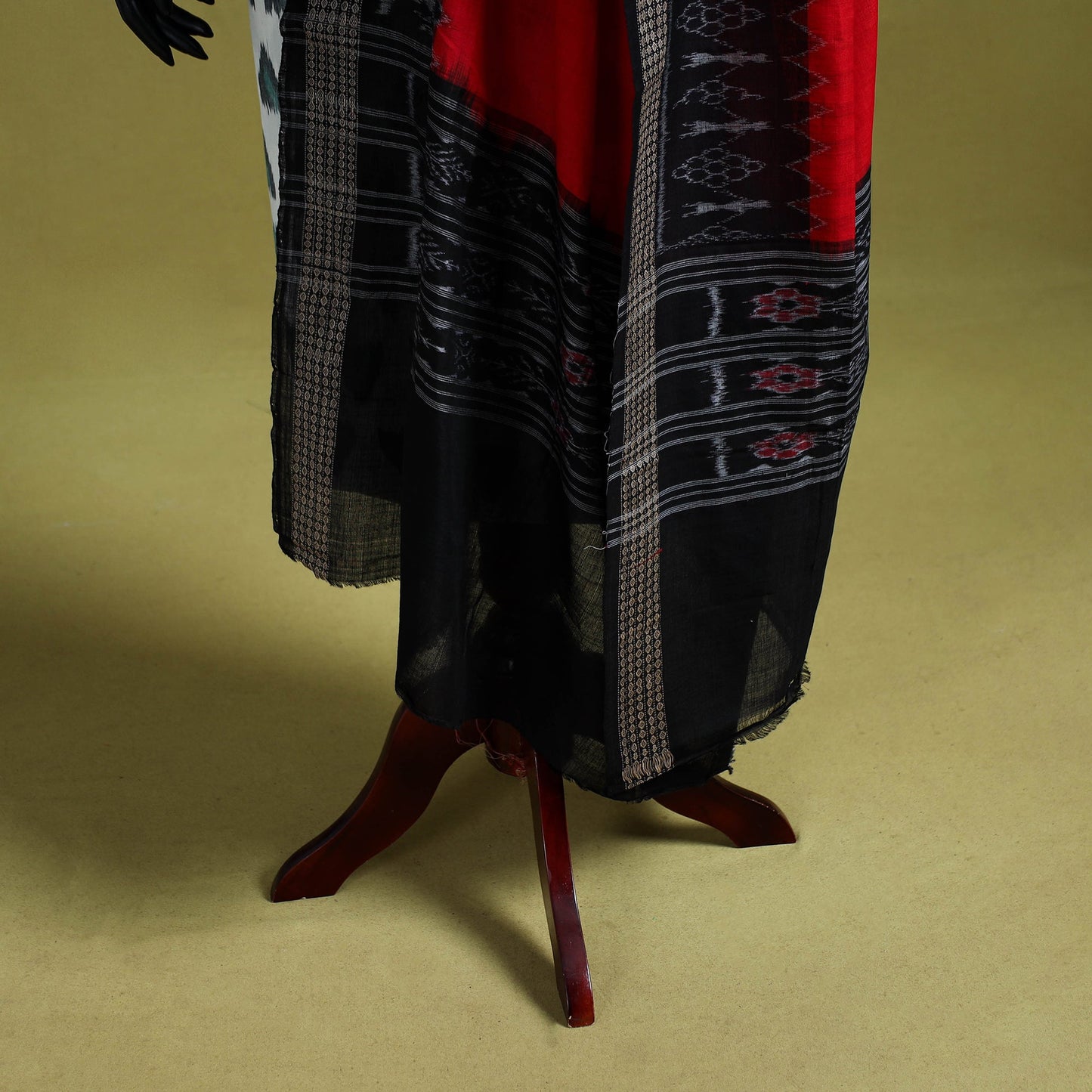 Red - ikat weave cotton sambalpuri dupatta 01 - handcrafted