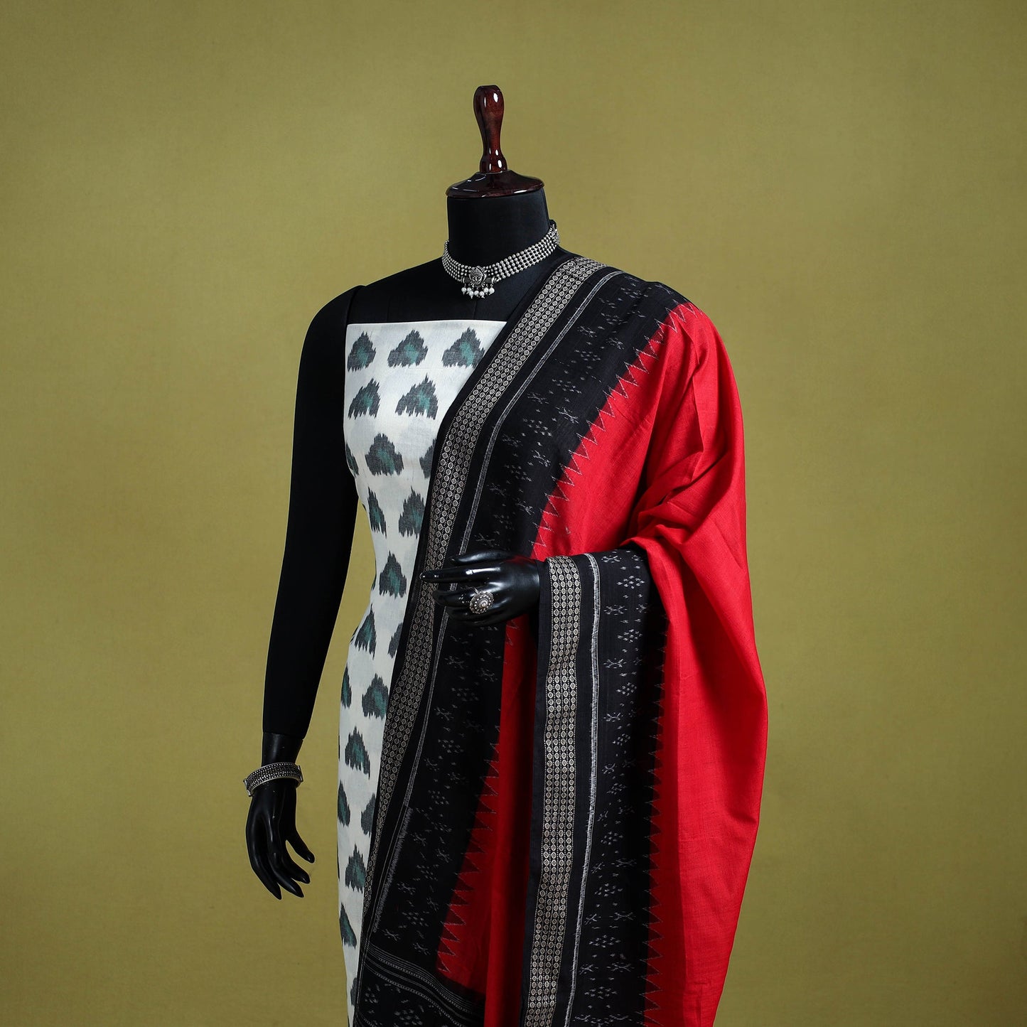 Red - ikat weave cotton sambalpuri dupatta 13 - handcrafted