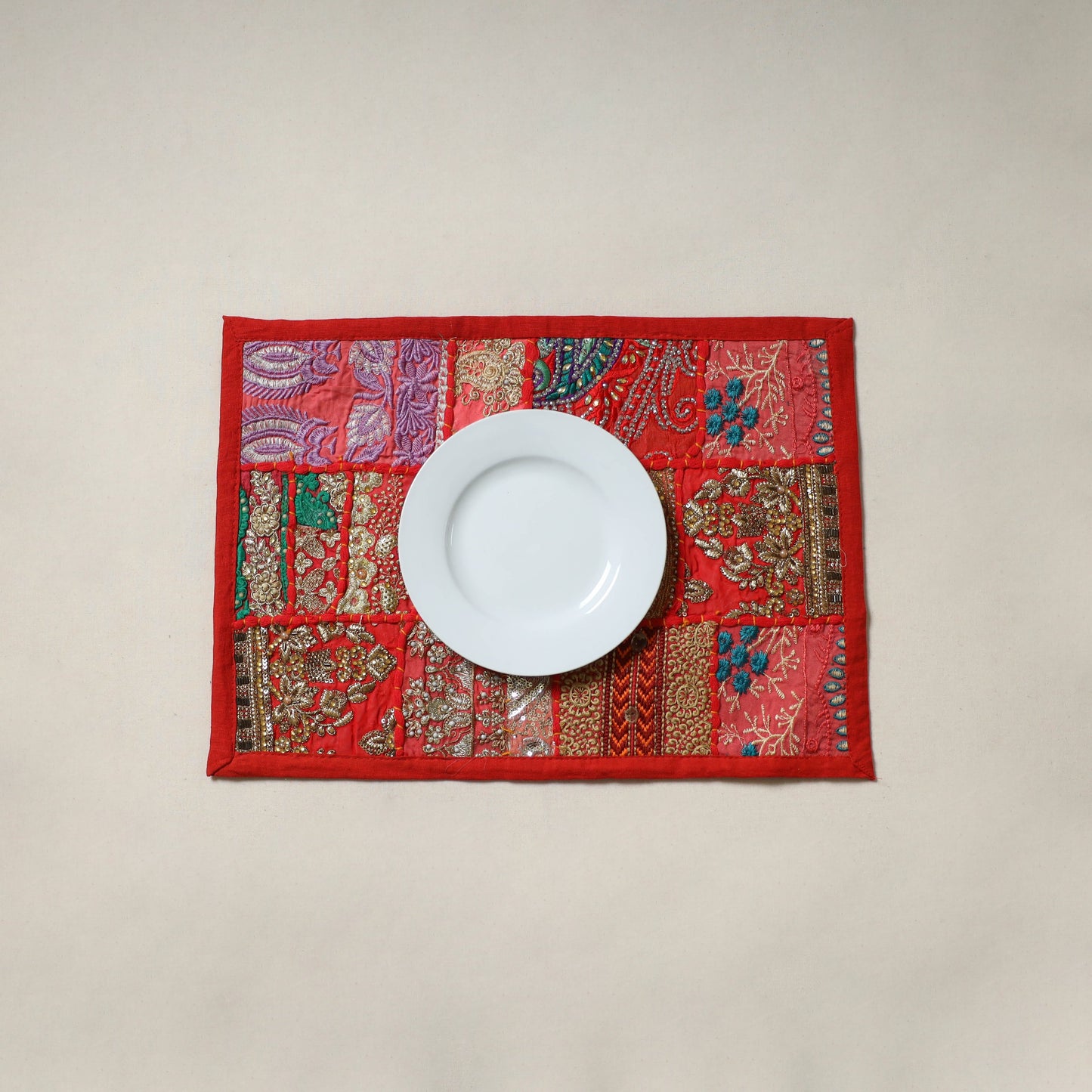 Khambadiya patchwork table mat (12 x 18 in) 12 - handcrafted