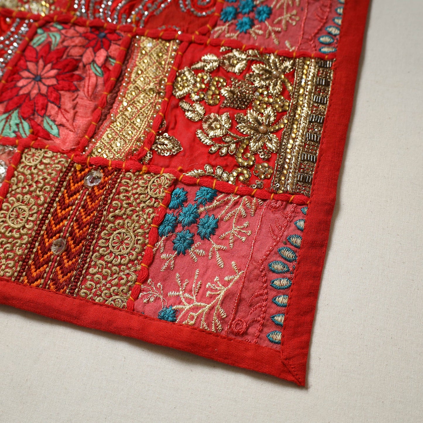 Khambadiya patchwork table mat (12 x 18 in) 12 - handcrafted
