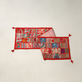 Khambadiya patchwork table runner (71 x 16 in) 03