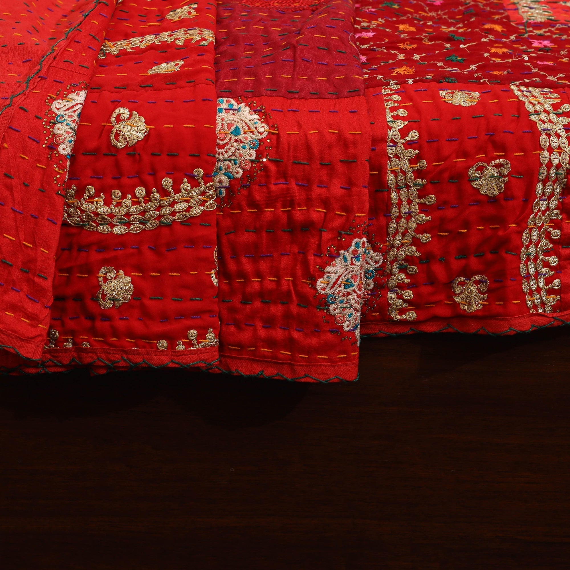 Khambadiya tagai patchwork quilt / gudri / blanket (108 x