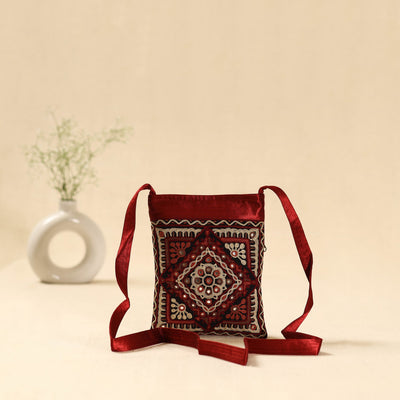 Kutch ahir hand embroidered sling bag 41 - handcrafted