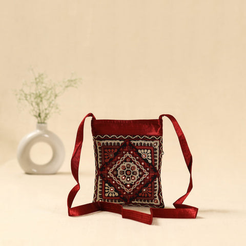 Kutch ahir hand embroidered sling bag 41 - handcrafted
