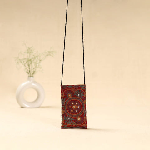 Kutch ahir hand embroidered sling dori mobile pouch 101