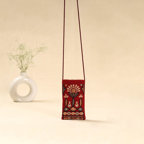 Kutch ahir hand embroidered sling dori mobile pouch 91