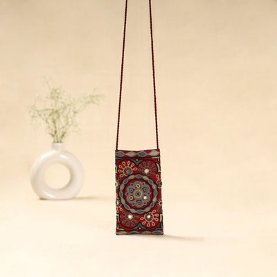 Kutch ahir hand embroidered sling dori mobile pouch 96