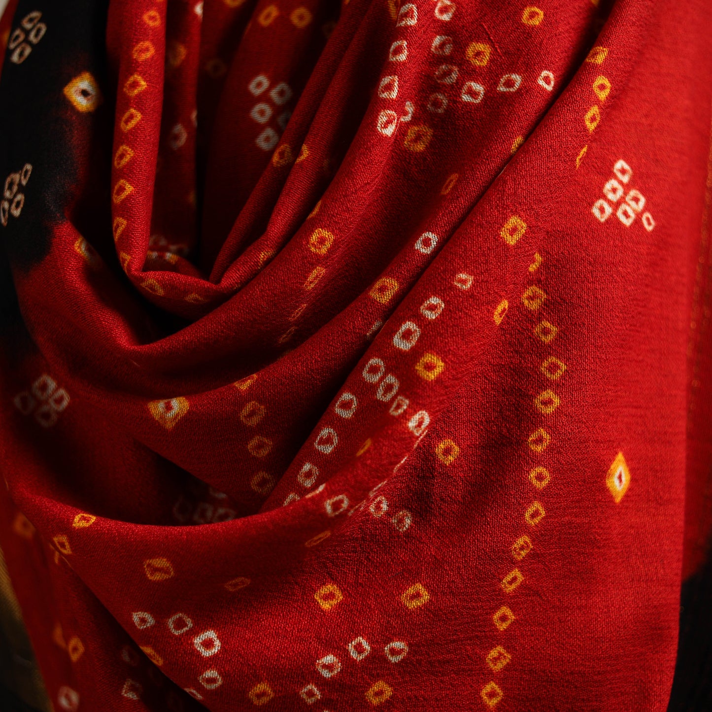Kutch bandhani handwoven merino wool shawl with zari patta