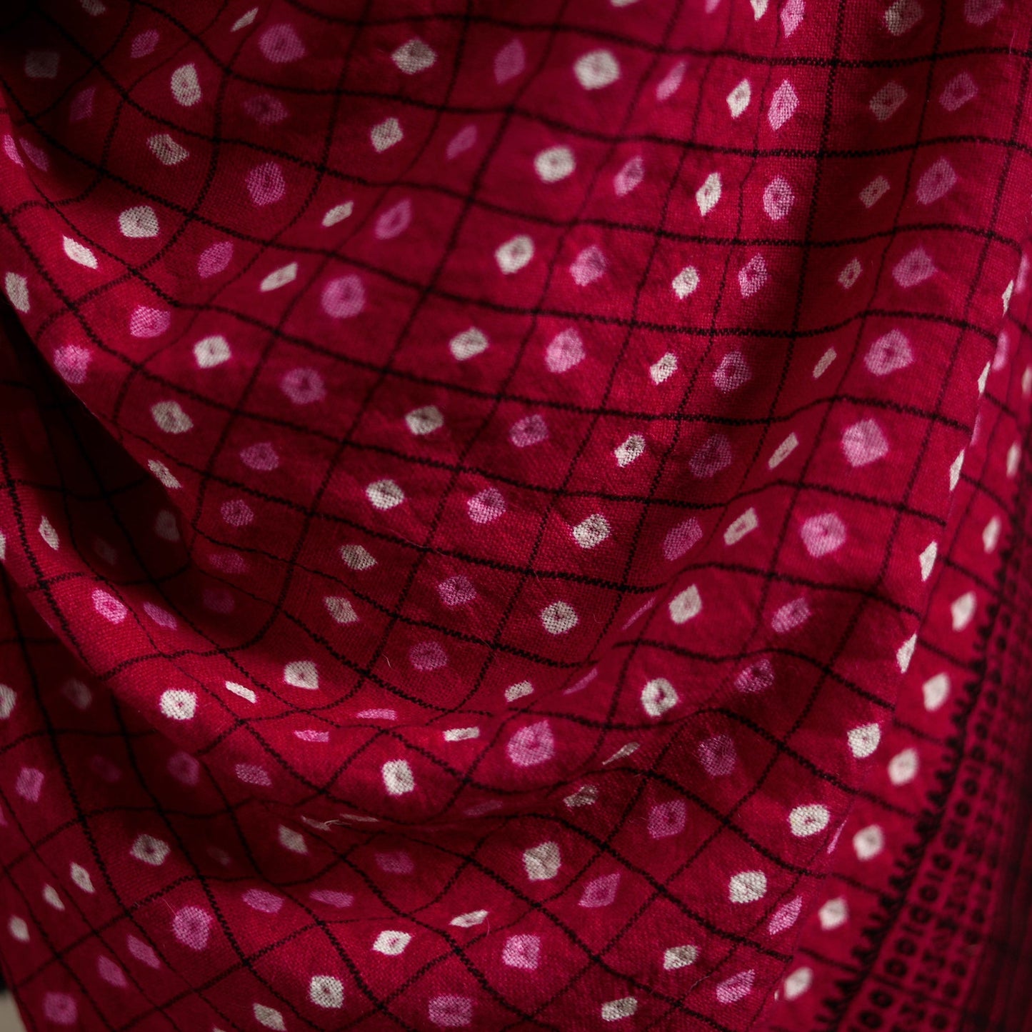 Kutch bhujodi handwoven merino wool bandhani tie-dye shawl