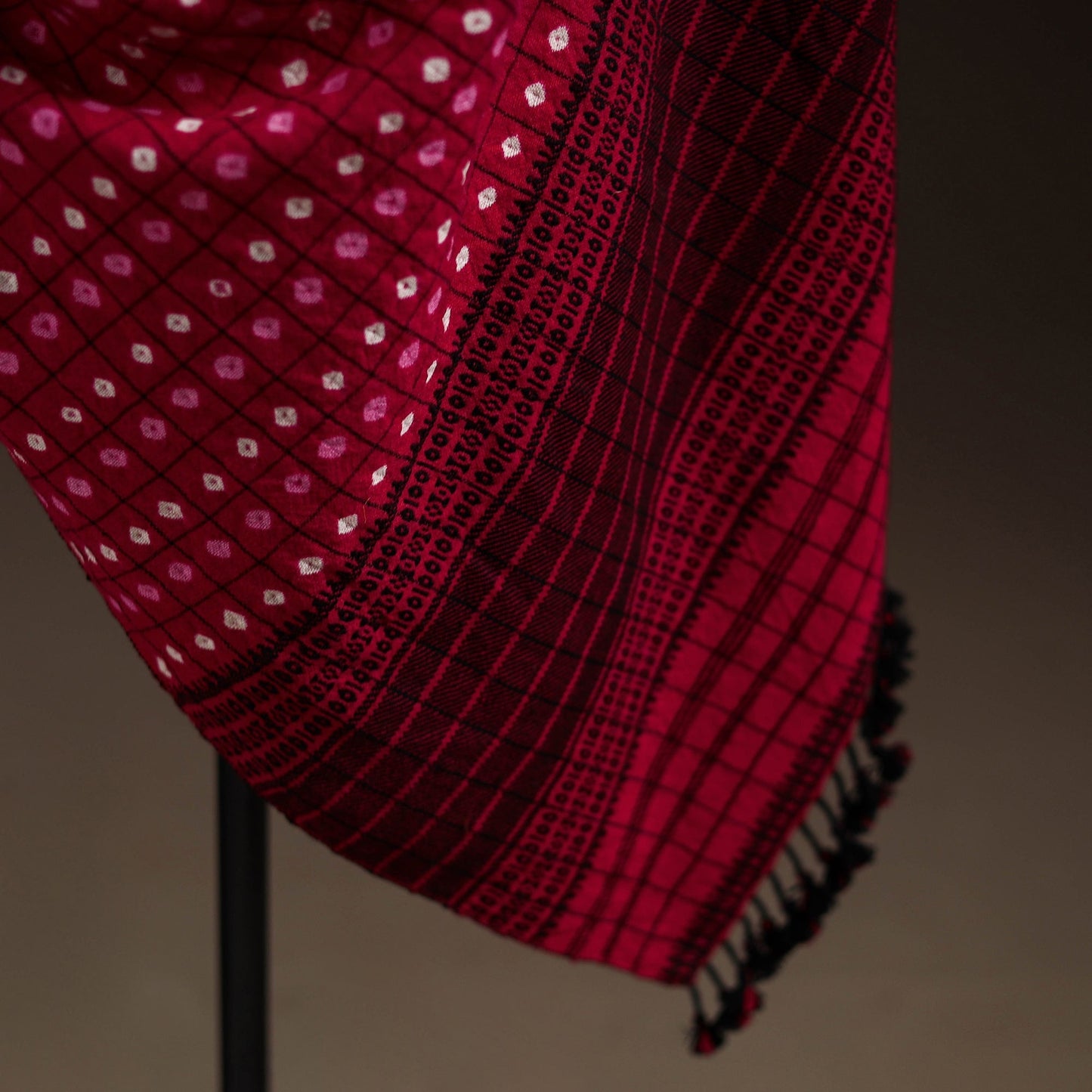 Kutch bhujodi handwoven merino wool bandhani tie-dye shawl