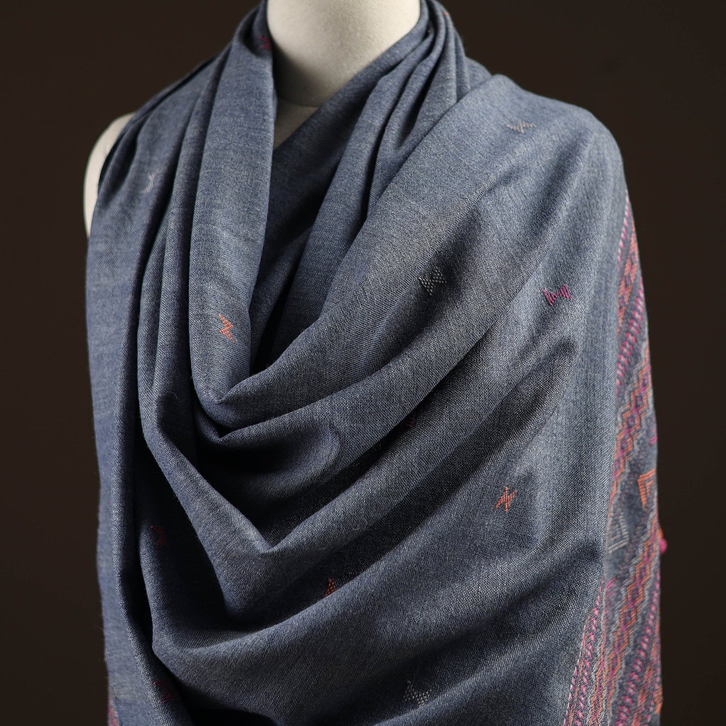 Kutch bhujodi handwoven merino wool dhabla shawl 18