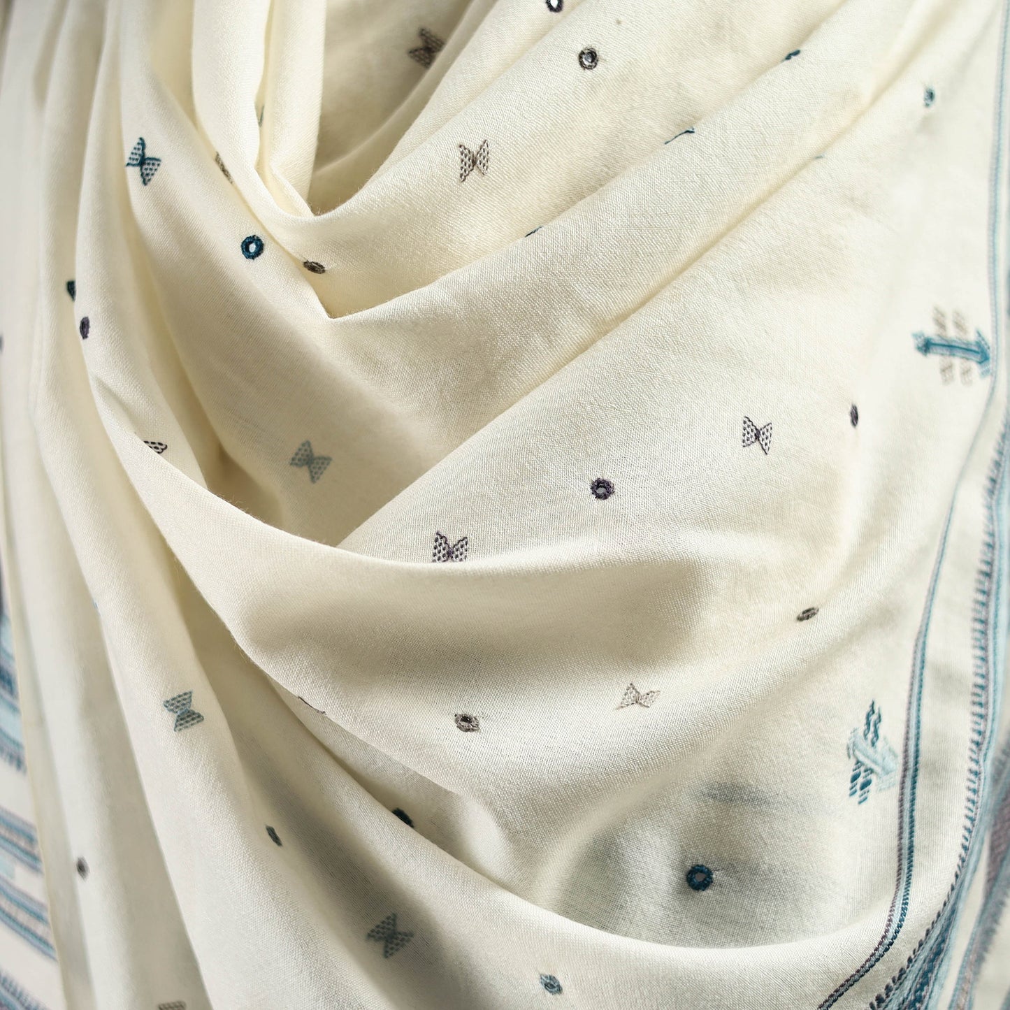 Kutch bhujodi mirror work handwoven merino wool shawl 33