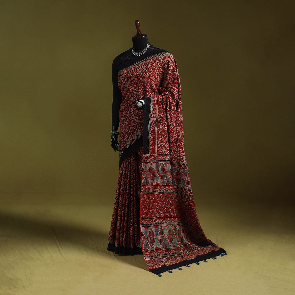 Kutch hand block print natural dyed pure mul cotton ajrakh
