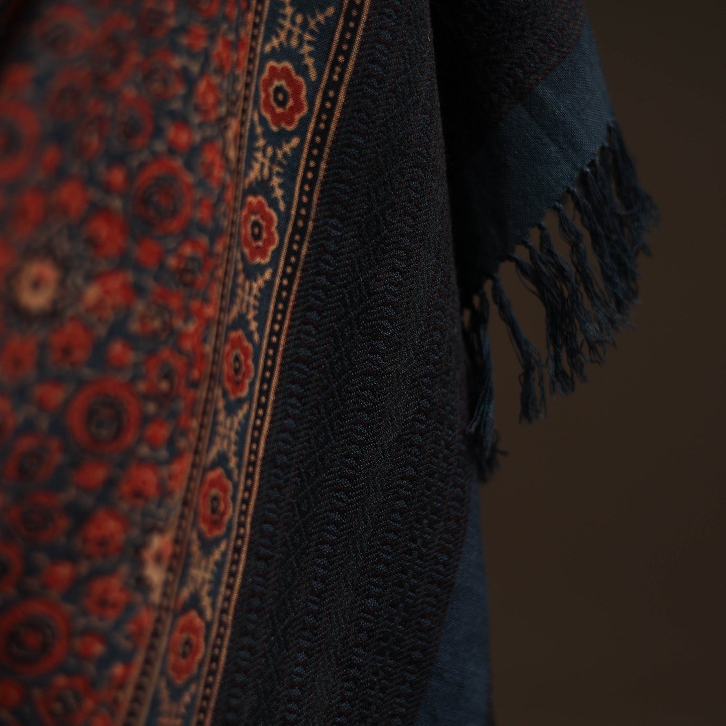 Kutch handwoven hand merino wool shawl 01 - handcrafted