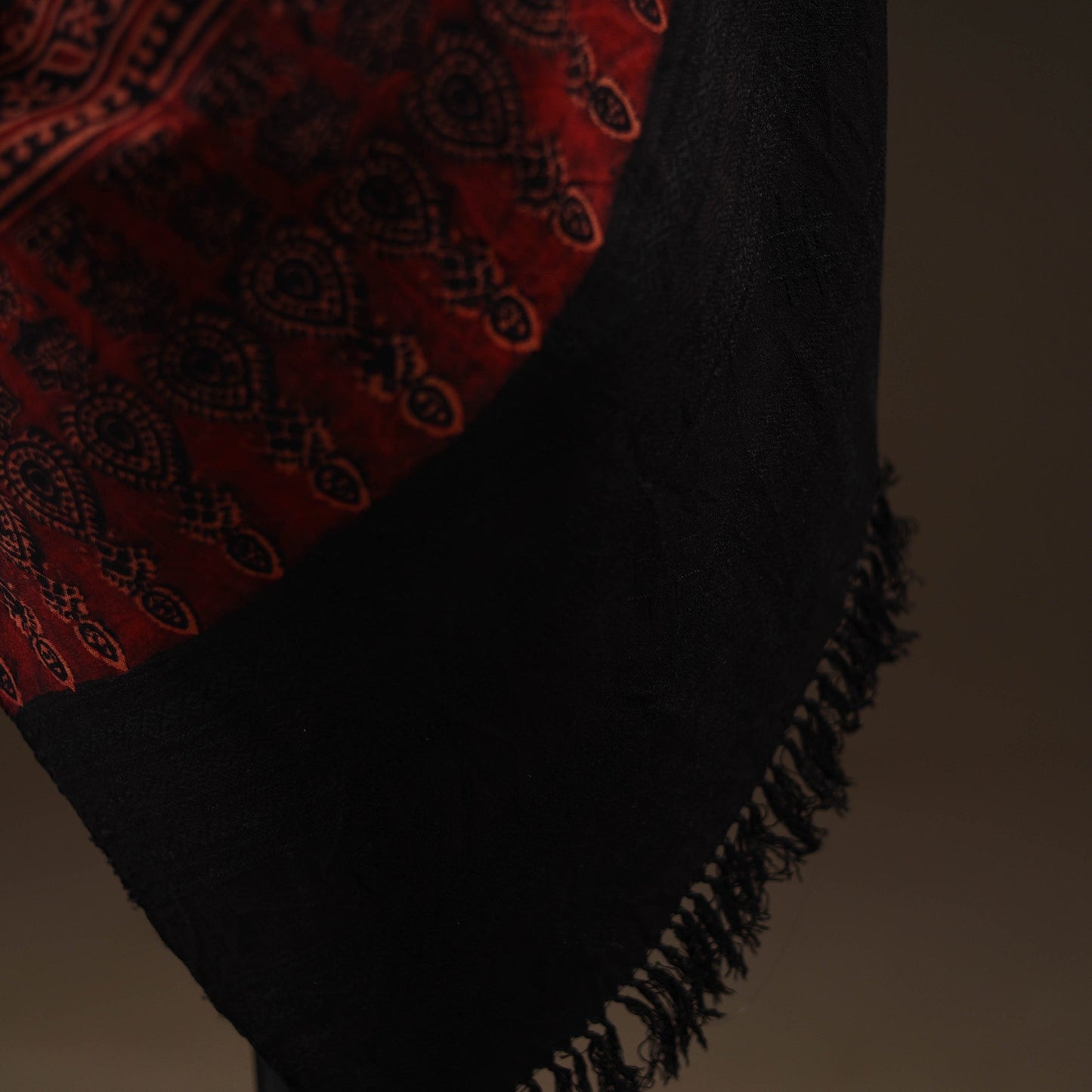 Kutch handwoven hand merino wool shawl 02 - handcrafted