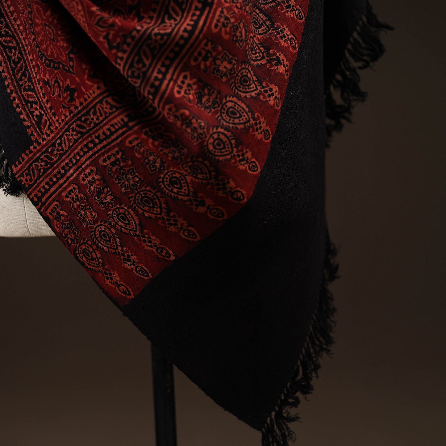 Kutch handwoven hand merino wool shawl 04 - handcrafted