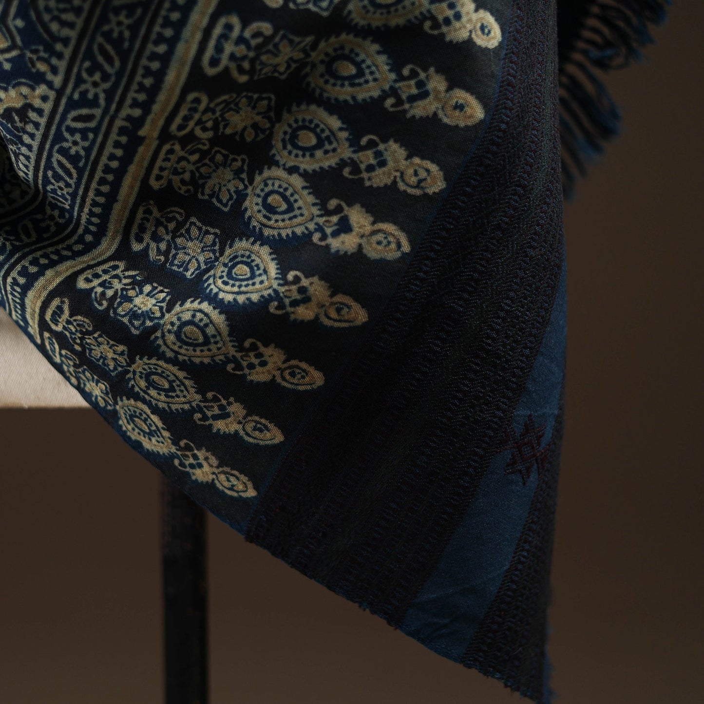 Kutch handwoven hand merino wool shawl 14 - handcrafted