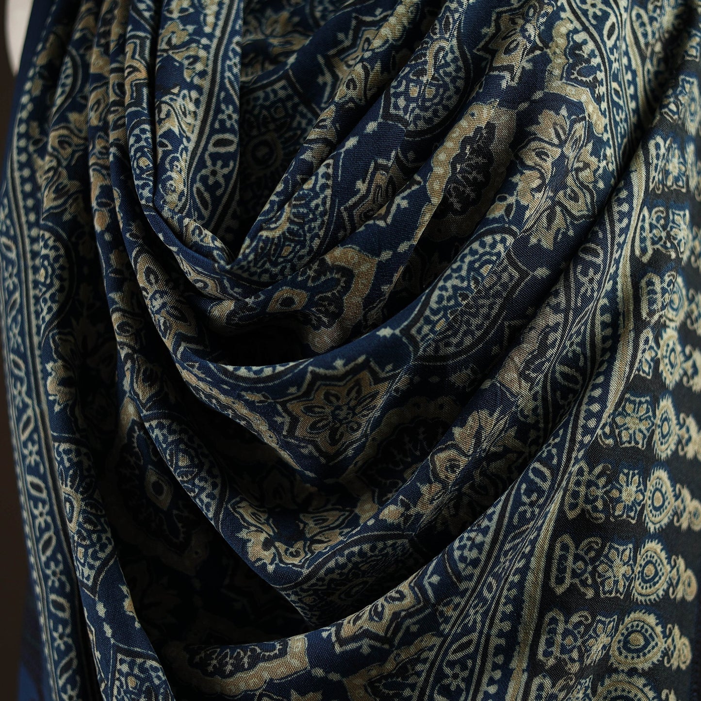 Kutch handwoven hand merino wool shawl 14 - handcrafted