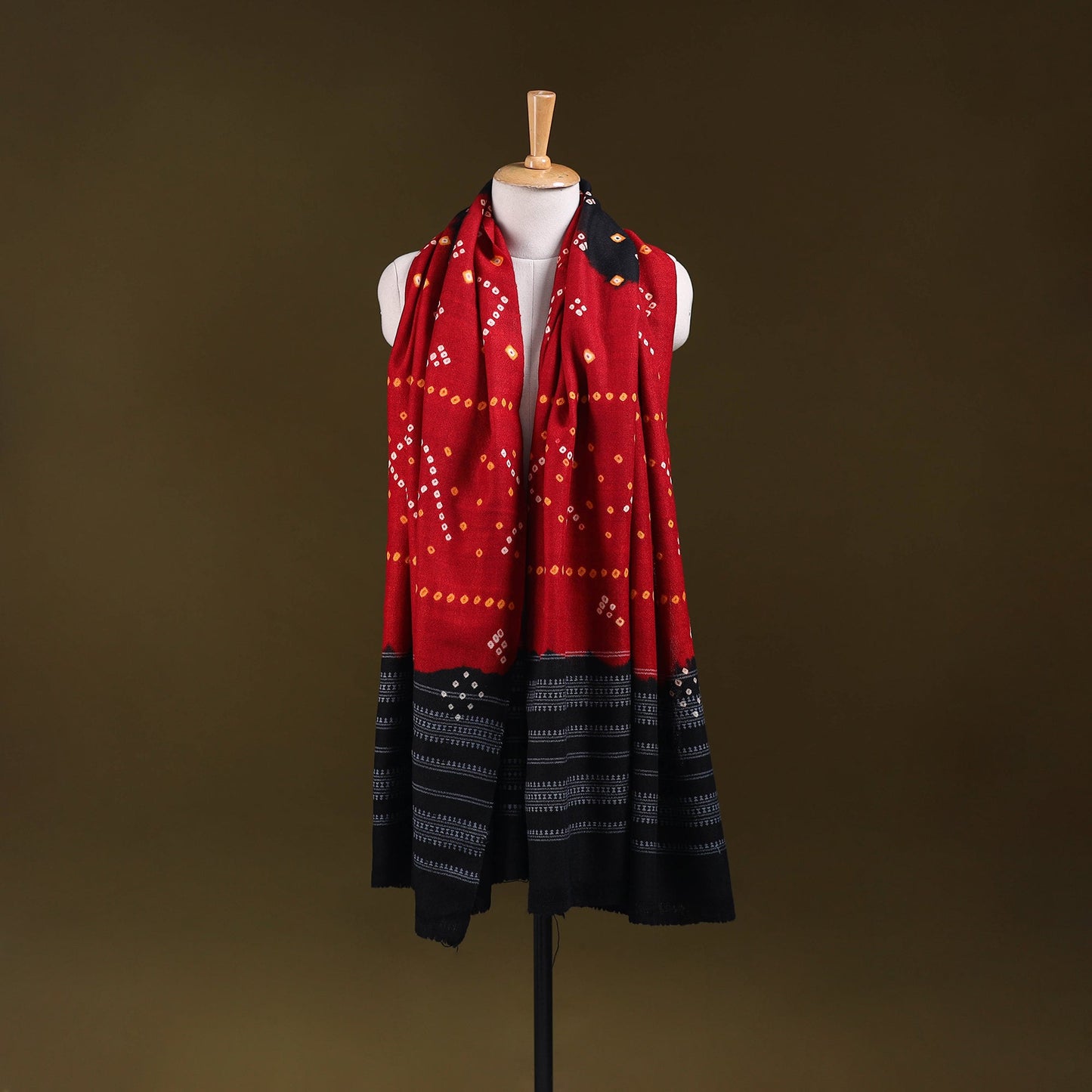 Kutch handwoven merino wool tie-dye bandhani shawl 08