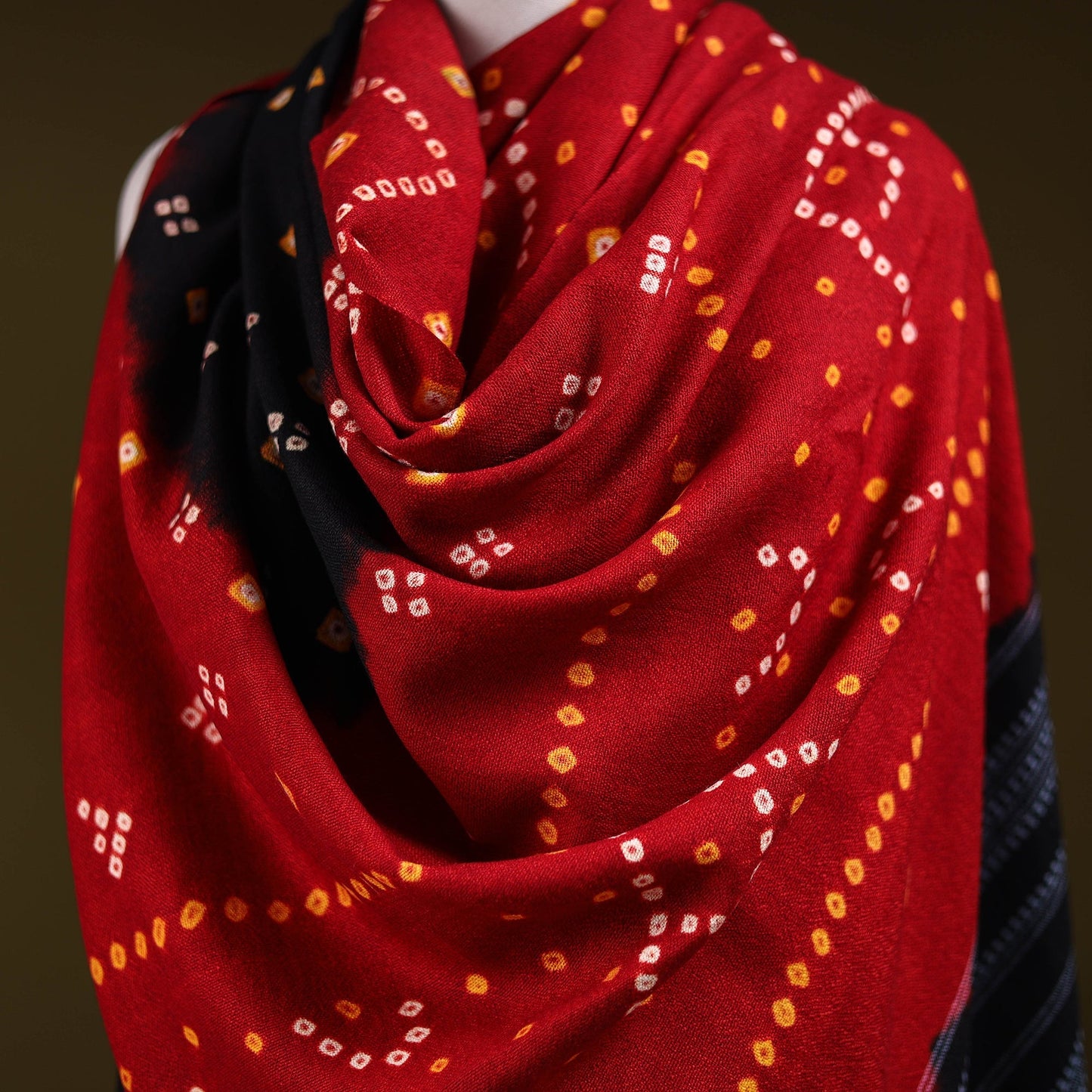 Kutch handwoven merino wool tie-dye bandhani shawl 08