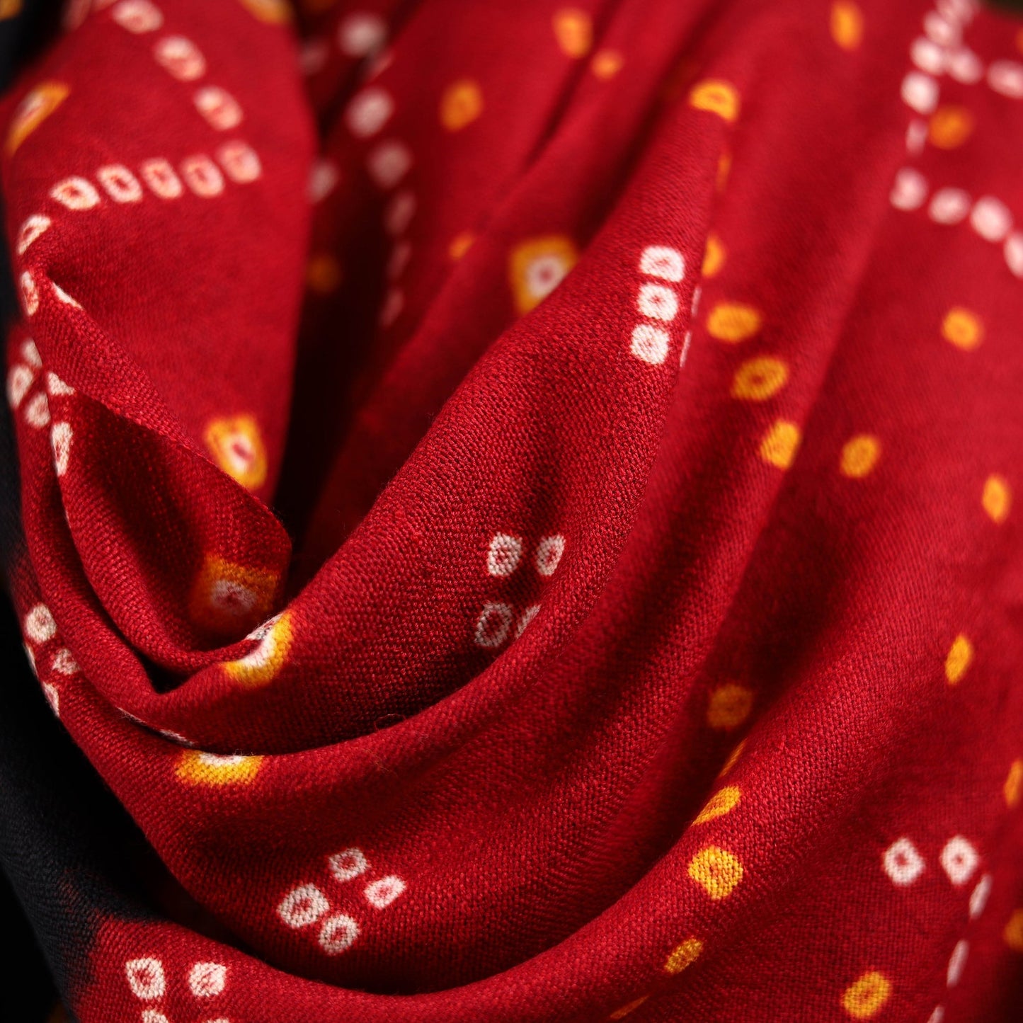 Kutch handwoven merino wool tie-dye bandhani shawl 08