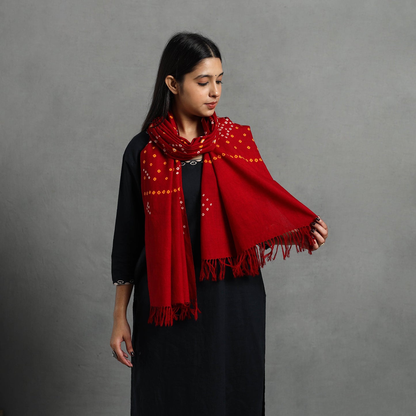  Red Kutch Handwoven Merino Wool Bandhani Stole Online