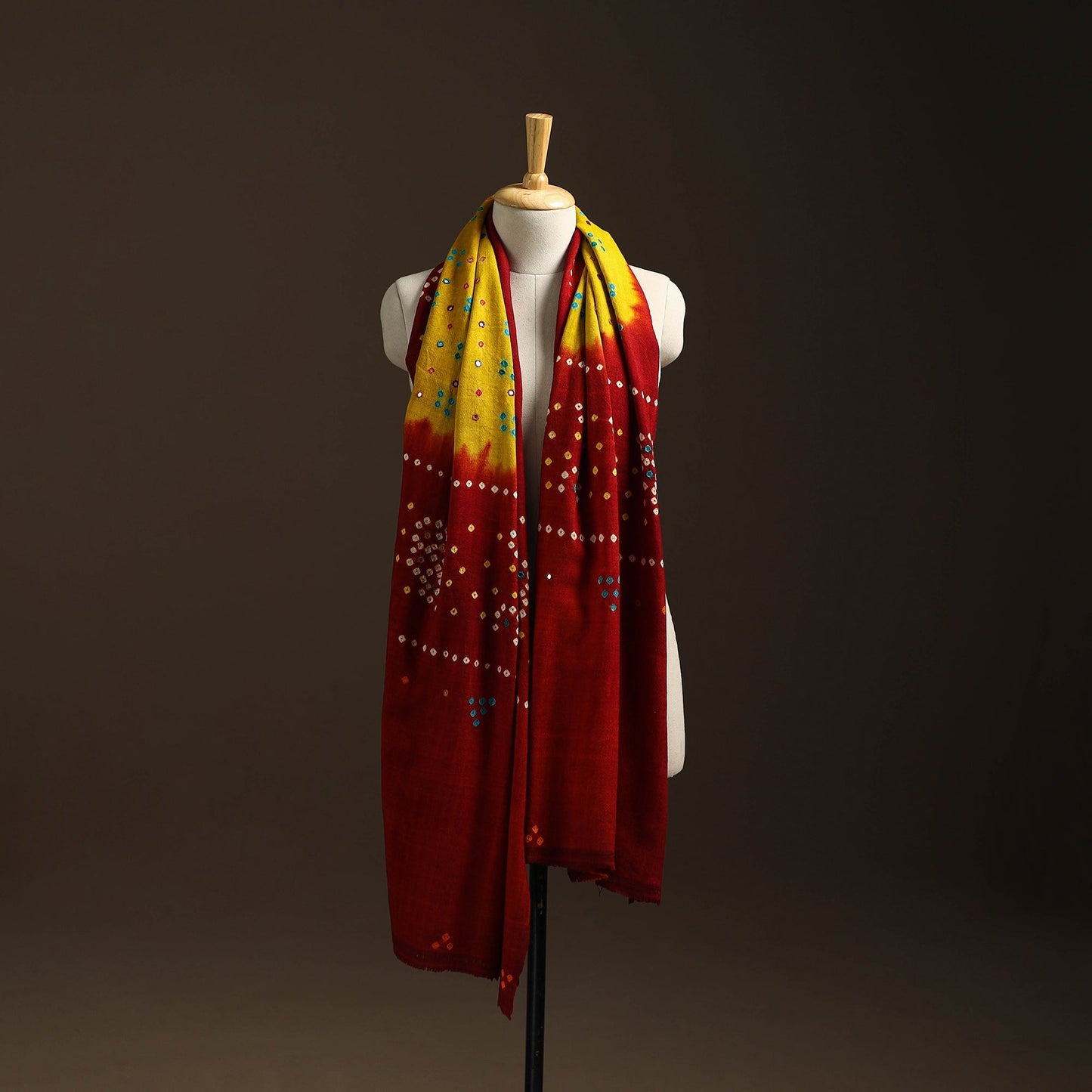 Kutch mirror work handwoven bandhani bagida woolen shawl 02