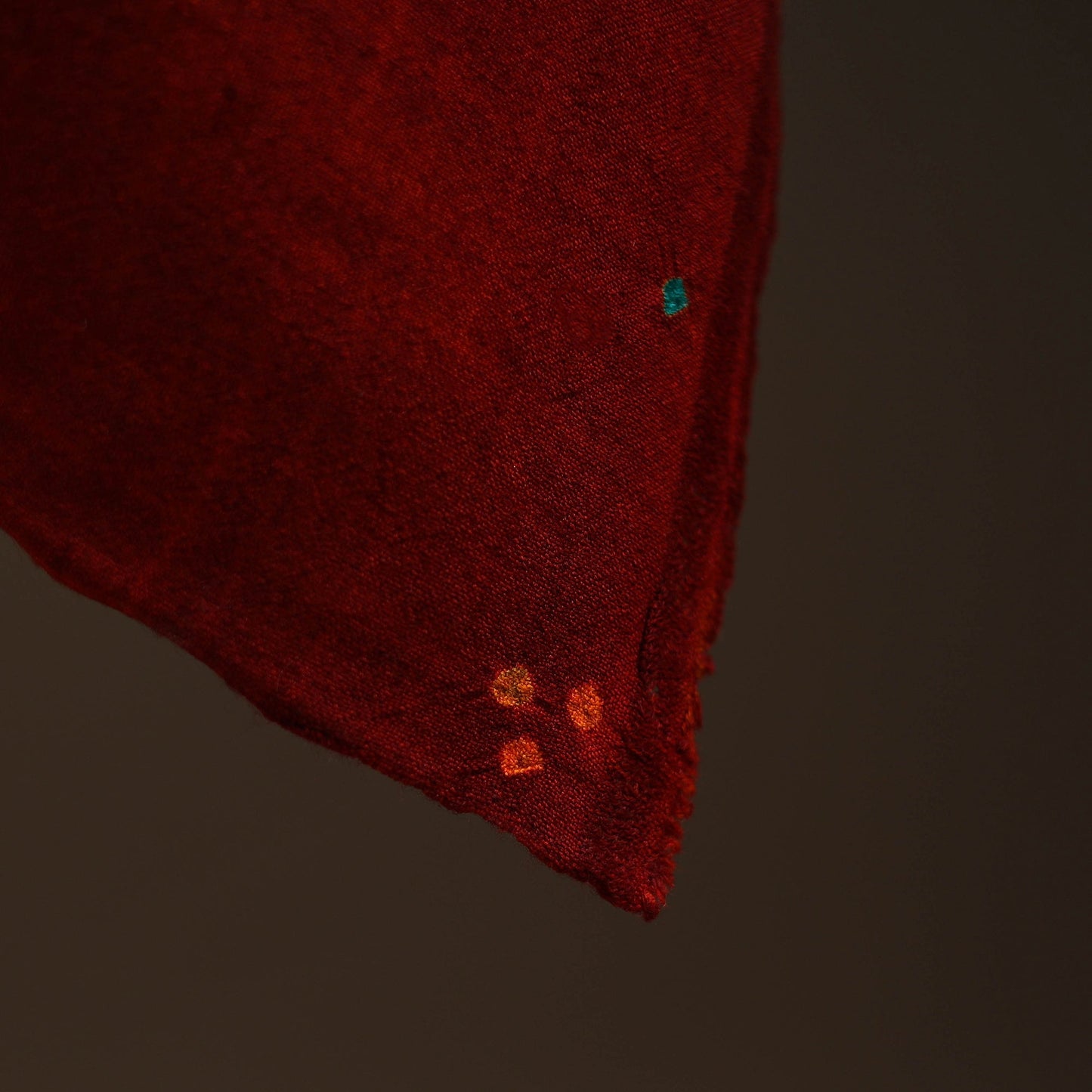 Kutch mirror work handwoven bandhani bagida woolen shawl 02