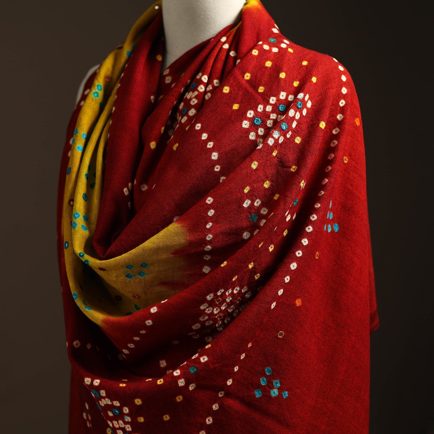 Kutch mirror work handwoven bandhani bagida woolen shawl 02