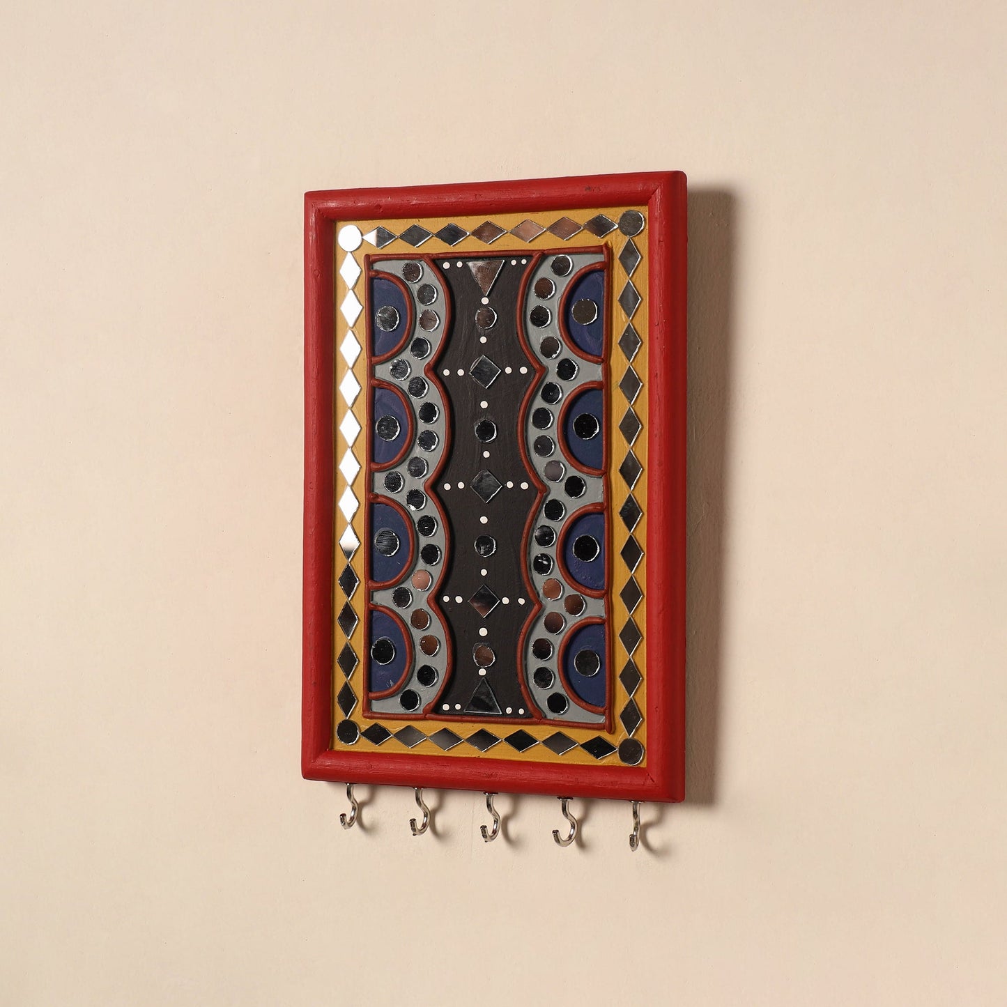 Kutch mud mirror work lippan art key holder (9 x 6 in) 26
