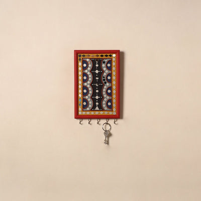 Kutch mud mirror work lippan art key holder (9 x 6 in) 26