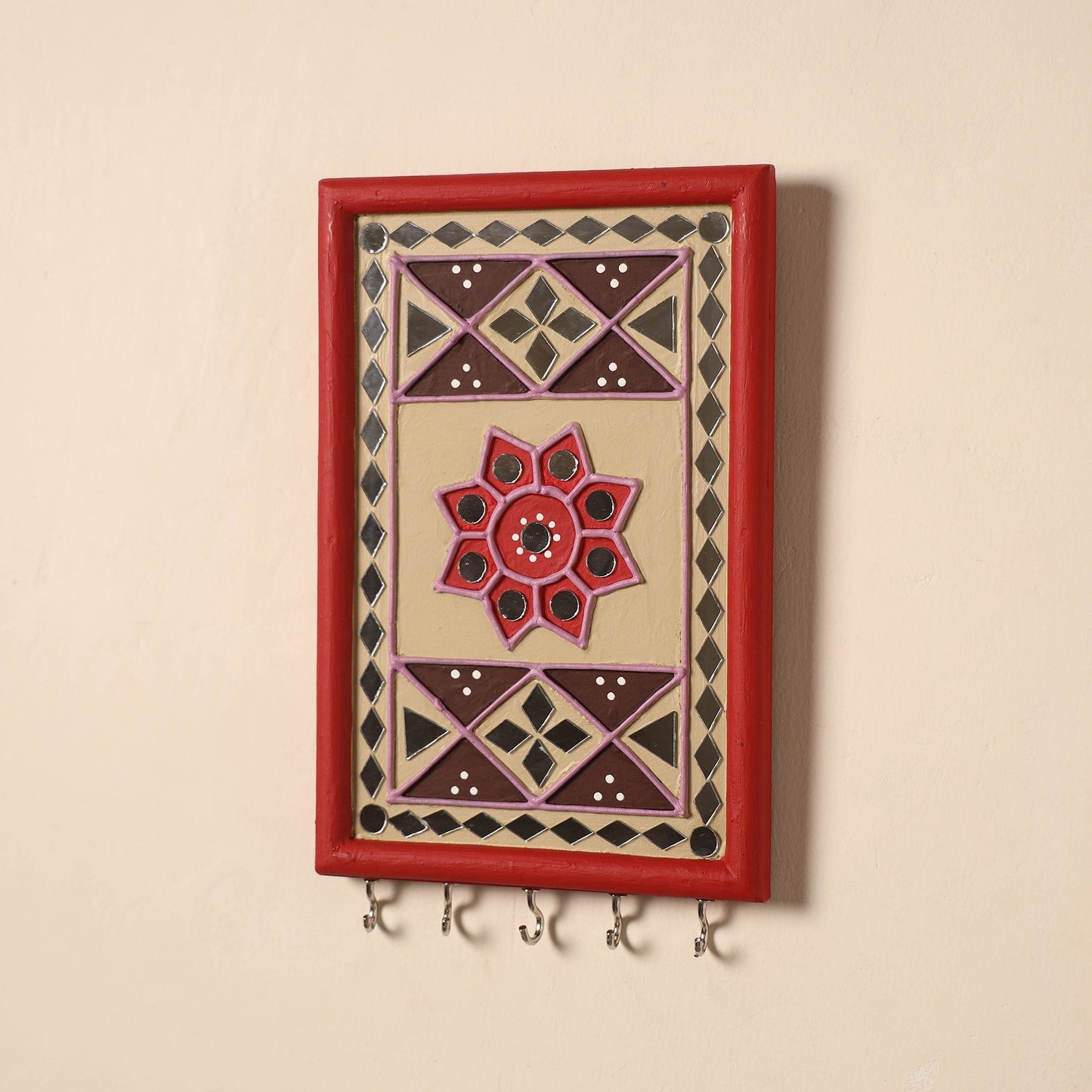 Kutch mud mirror work lippan art key holder (9 x 6 in) 41