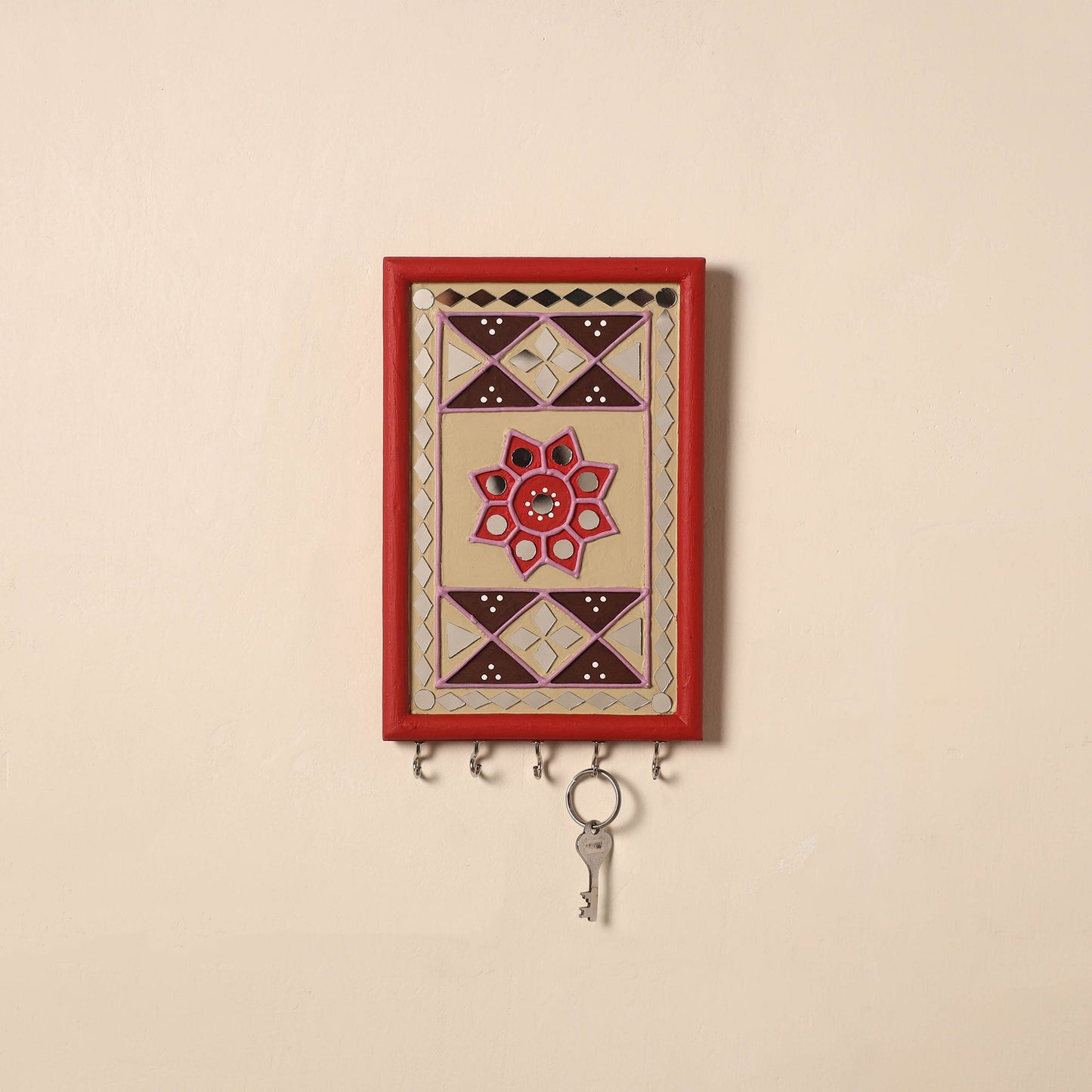 Kutch mud mirror work lippan art key holder (9 x 6 in) 41