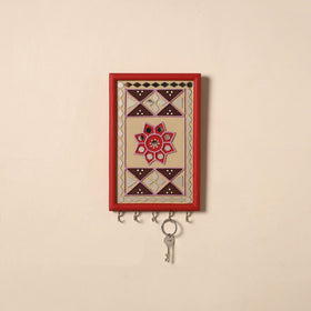 Kutch mud mirror work lippan art key holder (9 x 6 in) 41