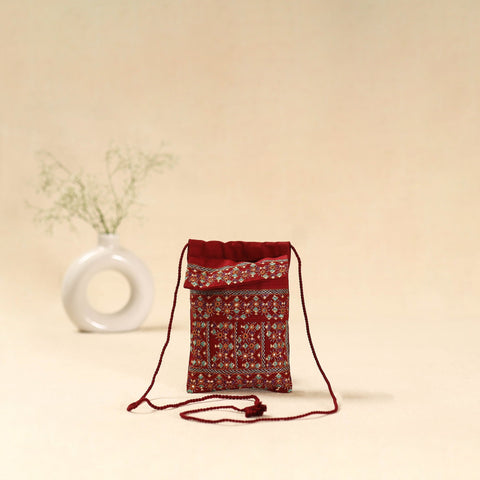 Kutch neran hand embroidered sling bag 245 - handcrafted