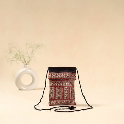 Kutch neran hand embroidered sling bag 247 - handcrafted
