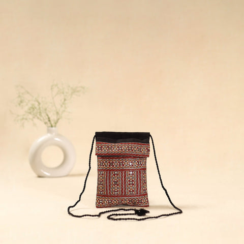 Kutch neran hand embroidered sling bag 247 - handcrafted
