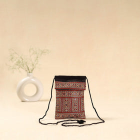 Kutch neran hand embroidered sling bag 247 - handcrafted