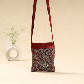 Kutch neran hand embroidered sling bag 49 - handcrafted