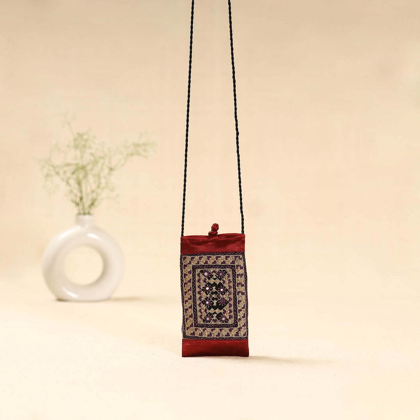 Kutch neran hand embroidered sling dori mobile pouch 106