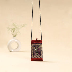 Kutch neran hand embroidered sling dori mobile pouch 106