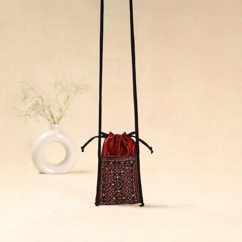 Kutch neran hand embroidered sling dori mobile pouch 220
