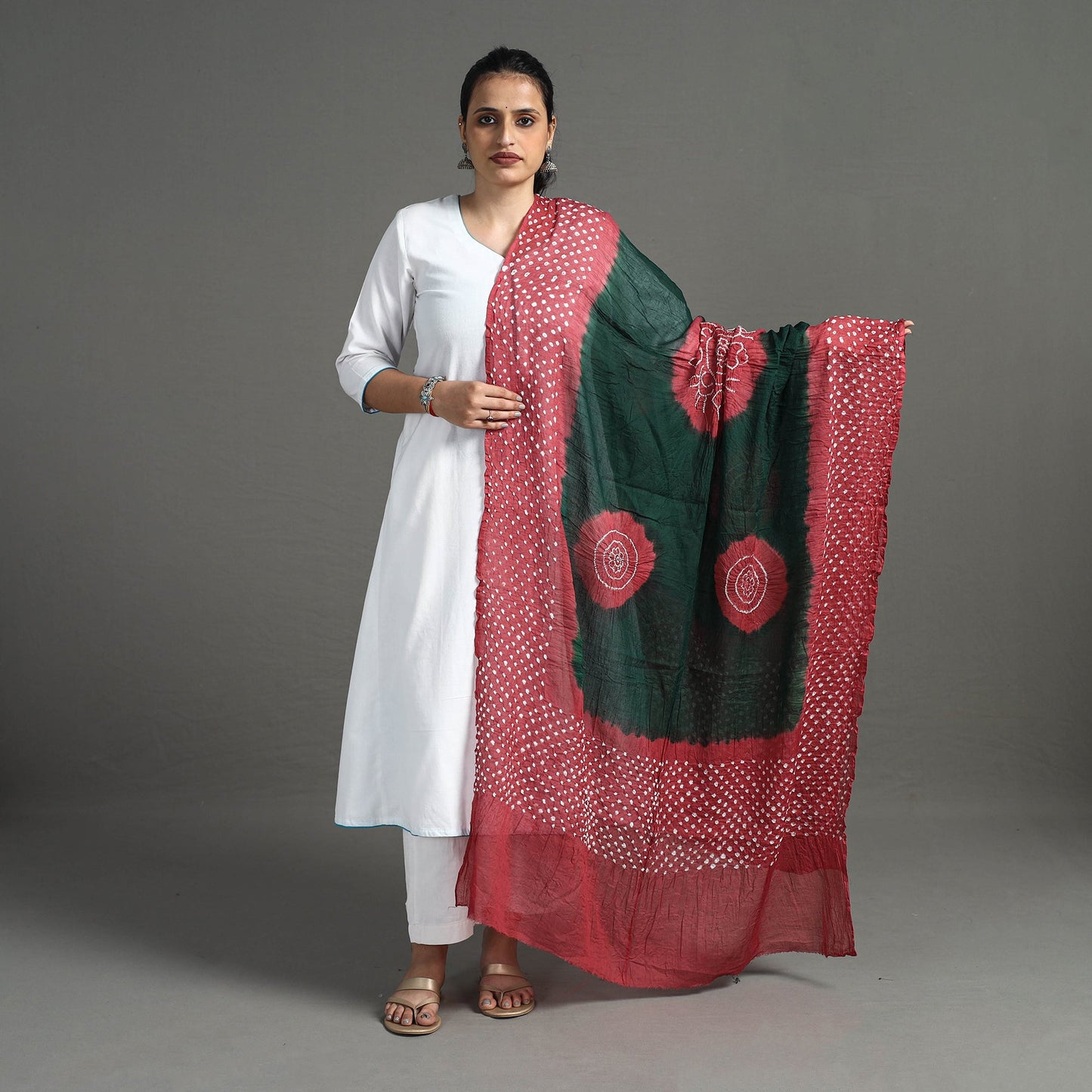  Kutch Bandhani Dupatta Online in India