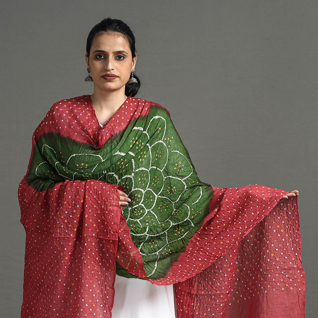  Kutch Bandhani Dupatta Online in India