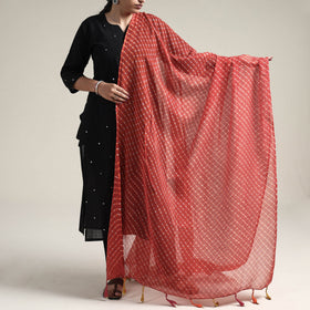 Buy Leheriya Tie-Dye Mothra Kota Doria Cotton Dupatta with Tassels Online at iTokri.com