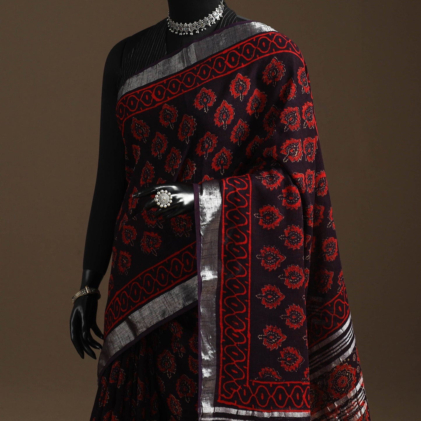 Linen hand bagru saree with zari border 04 - handcrafted