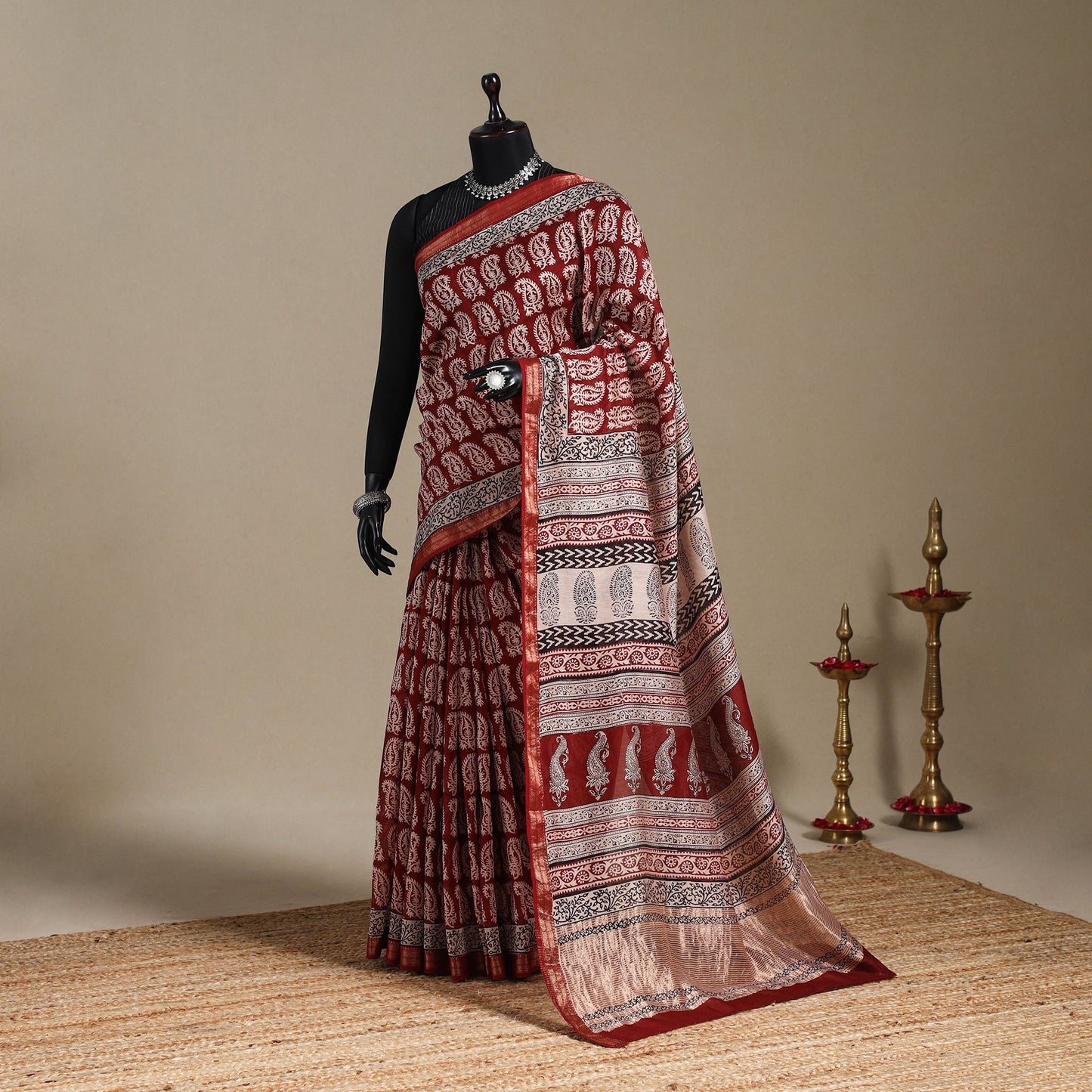 Red - maheshwari silk natural dyed bagh saree with zari