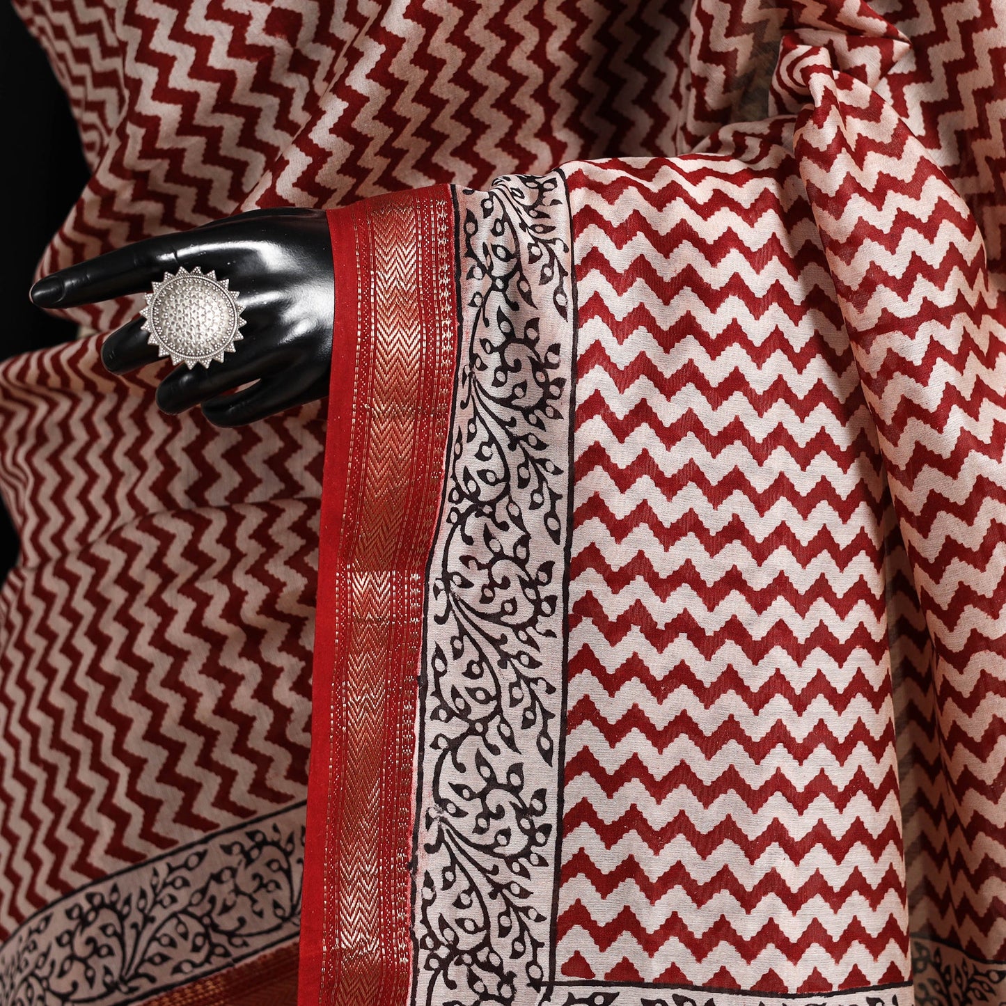 Red - maheshwari silk natural dyed bagh saree with zari