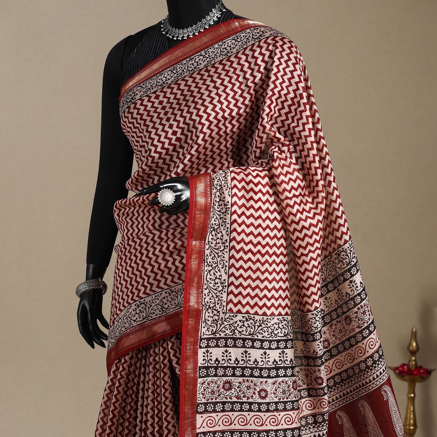 Red - maheshwari silk natural dyed bagh saree with zari